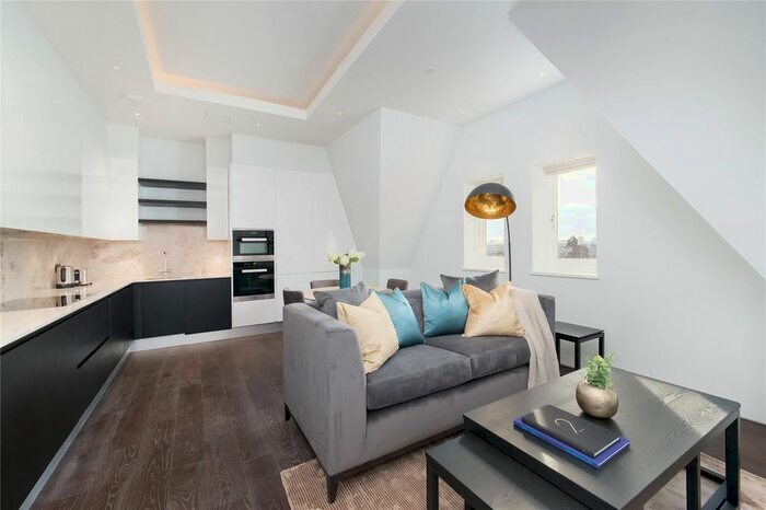 2 Bedroom Flat To Rent In Dover House, Westminster Bridge Road, Waterloo, London, SE1