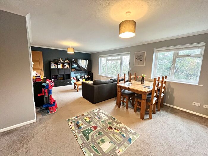 2 Bedroom Flat For Sale In Gibson Road, Canford Heath, Poole, BH17