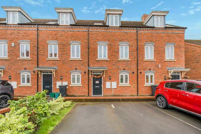 4 Bedroom Terraced House To Rent In Newbury, Berkshire, RG14
