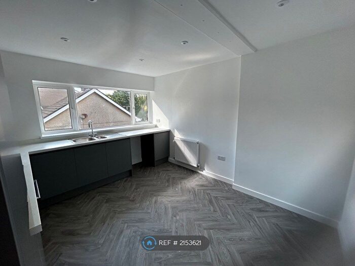 3 Bedroom Flat To Rent In Howard Road, Plymouth, PL9