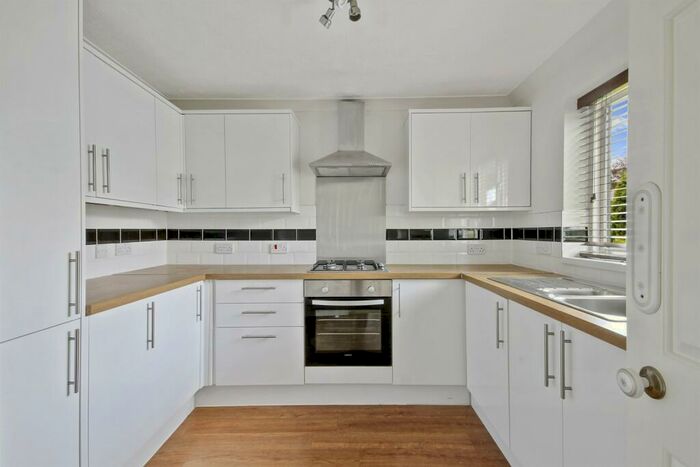 4 Bedroom Terraced House To Rent In Bedroom Terraced House In Chichester, PO19