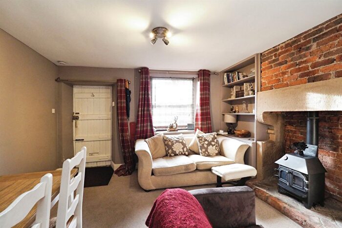 2 Bedroom Cottage For Sale In Parkside, Belper, DE56