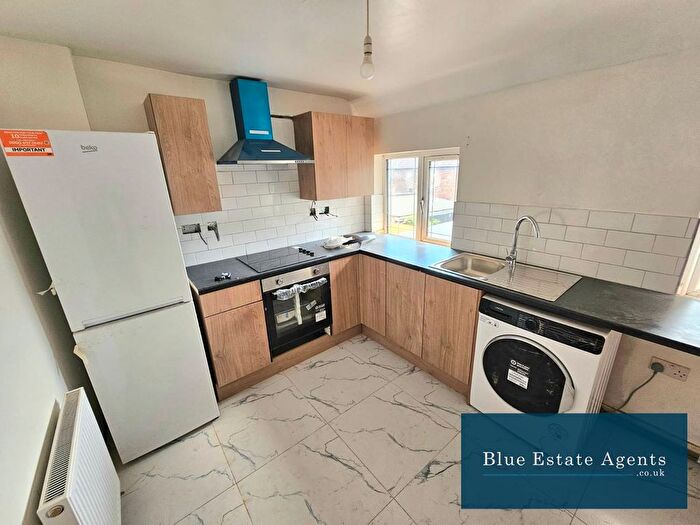 2 Bedroom Flat To Rent In Pegg Road, Hounslow, TW5