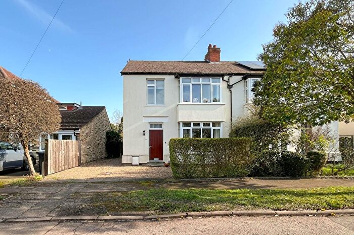 2 Bedroom Maisonette For Sale In Coniston Road, Cambridge, CB1