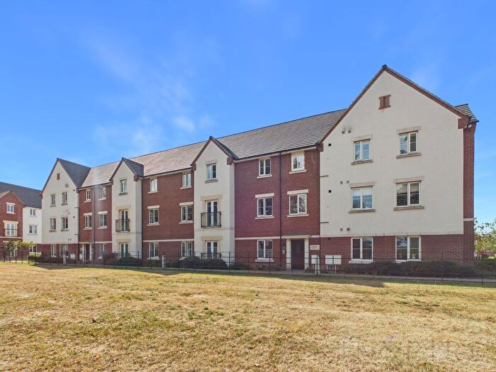 2 Bedroom Flat For Sale In Daffodil Crescent, Crawley, RH10