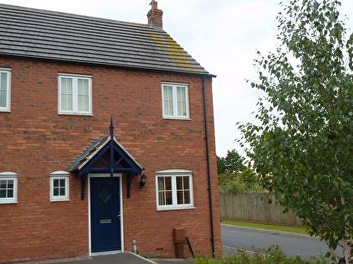 3 Bedroom Semi-Detached House To Rent In Meldrum Drive, Gainsborough, DN21