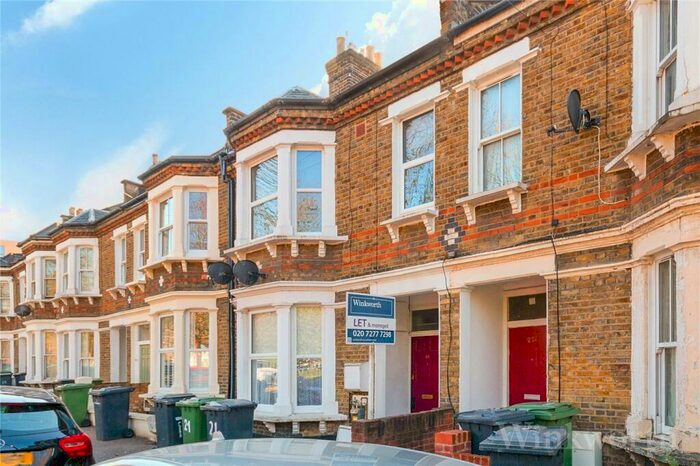 3 Bedroom Apartment To Rent In Childeric Road, London, SE14