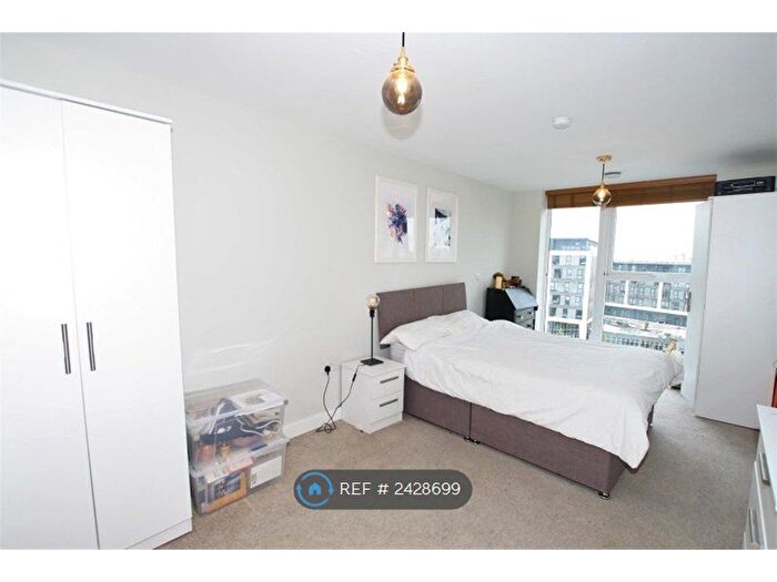 2 Bedroom Flat To Rent In Woden Street, Salford, M5