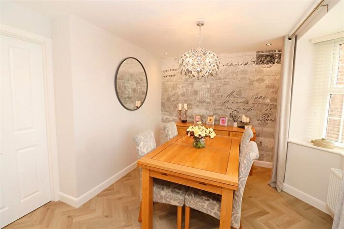 4 Bedroom Detached House For Sale In Chippenham Close, Wellingborough, NN8