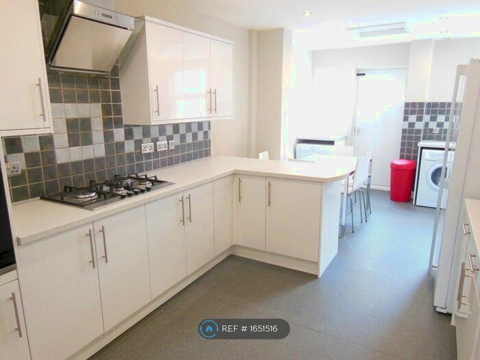 6 Bedroom Terraced House To Rent In Garmoyle Road, Liverpool, L15