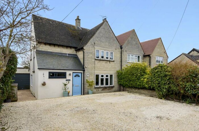 4 Bedroom Semi-Detached House To Rent In Fairford, Gloucestershire, GL7