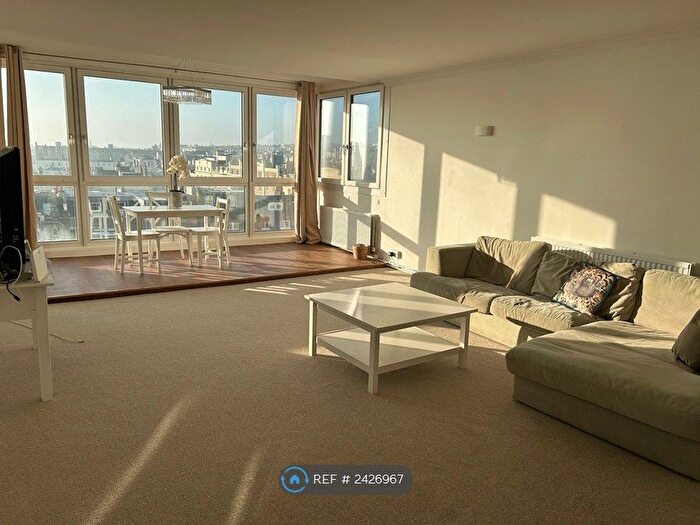 2 Bedroom Flat To Rent In Sussex Heights, Brighton, BN1