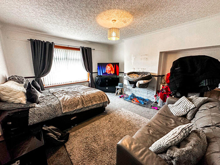 3 Bedroom Terraced House For Sale In Mastrick Road, Aberdeen, AB16