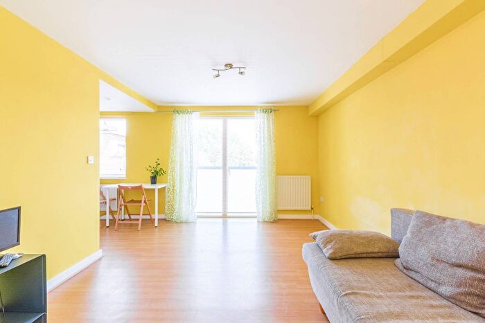 1 Bedroom Flat To Rent In Pine Grove, Finsbury Park, London, N4