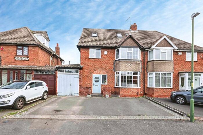 4 Bedroom Semi Detached House For Sale In Blandford Avenue, Birmingham, West Midlands, B36