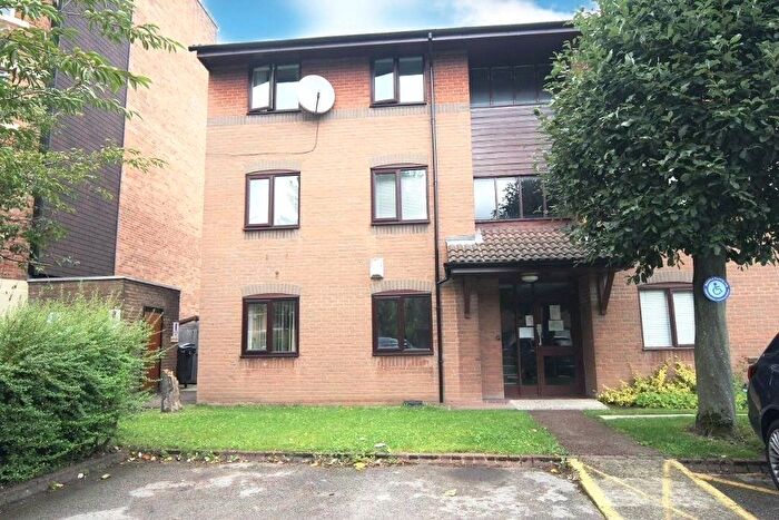 2 Bedroom Flat To Rent In Minster Court, Orphan Street, Liverpool, Merseyside, L7