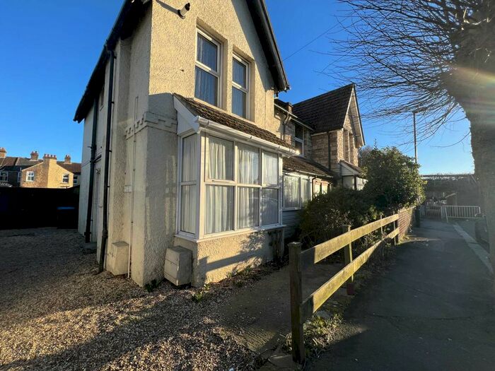 1 Bedroom Flat To Rent In Gordon Avenue, Bognor Regis, PO22