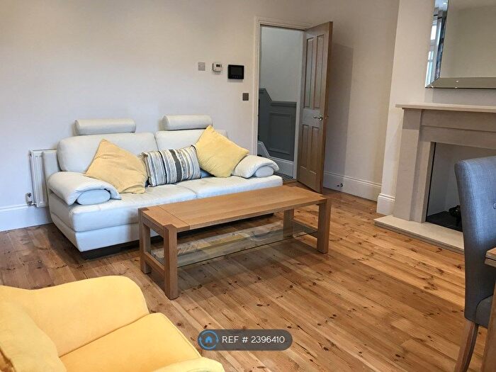 2 Bedroom Flat To Rent In Veronica Road, London, SW17