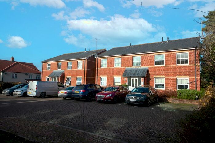 2 Bedroom Flat To Rent In Mansell Court, Whitchurch RG28
