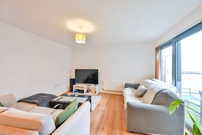 2 Bedroom Flat To Rent In Surrey Quays Road, Canada Water, London, SE16