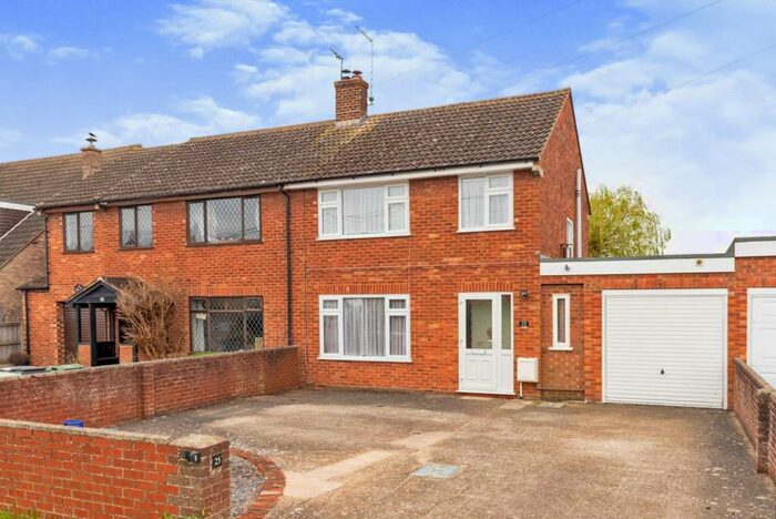 3 Bedroom Semi-Detached House For Sale In Hanscombe End Road, Shillington, Hitchin, Bedfordshire, SG5