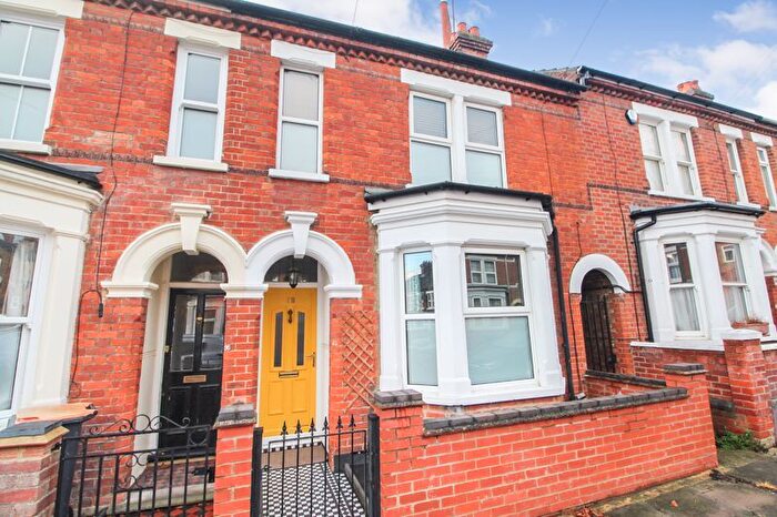3 Bedroom Terraced House For Sale In Salisbury Street, Bedford, MK41