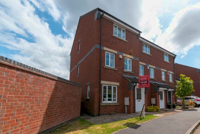 3 Bedroom Town House To Rent In Wren Court, Sawley, NG10