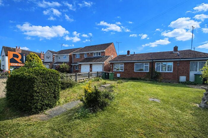 2 Bedroom Semi-Detached Bungalow For Sale In Wellhead Road, Totternhoe, LU6