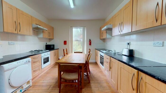 9 Bedroom Terraced House To Rent In Cardigan Road, Headingley, Leeds, LS6