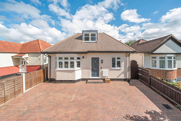 4 Bedroom Detached House For Sale In Woodlands Avenue, West Byfleet, KT14