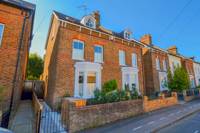 4 Bedroom Semi-Detached House To Rent In Heathfield North, Twickenham, UK TW2