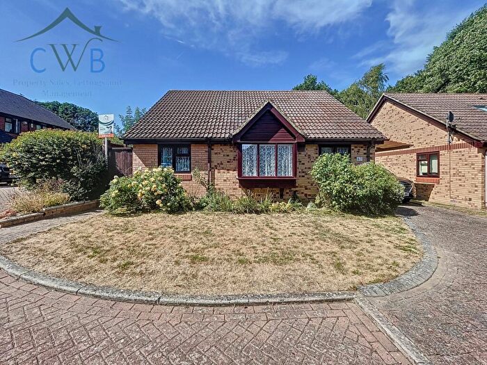 2 Bedroom Detached Bungalow For Sale In Willowside, Snodland, ME6