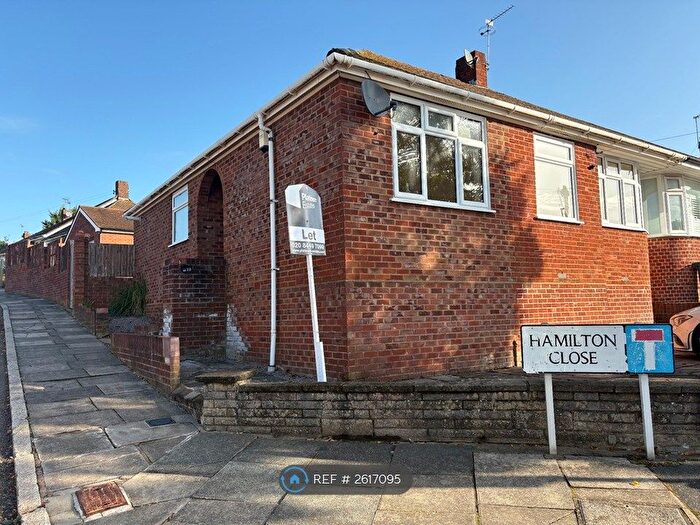 3 Bedroom Bungalow To Rent In Hamilton Road, Cockfosters, Barnet, EN4