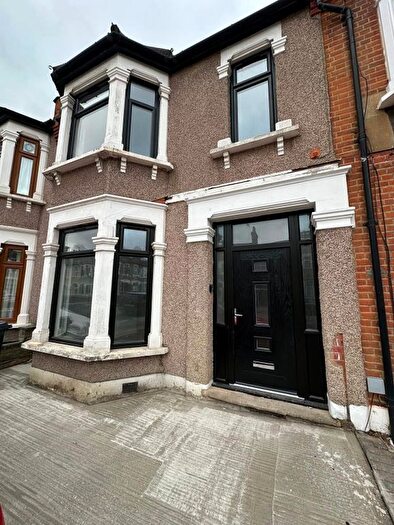 3 Bedroom Terraced House To Rent In Glencoe Avenue, Ilford, IG2