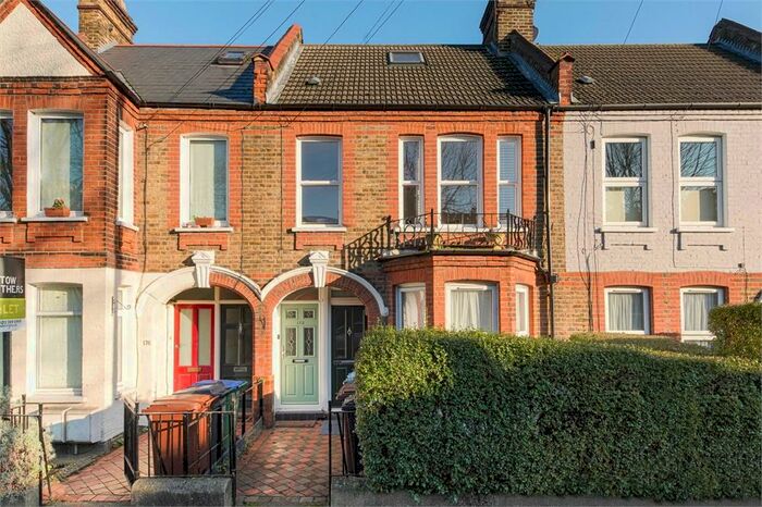 2 Bedroom Flat To Rent In Carr Road, Walthamstow, London, E17