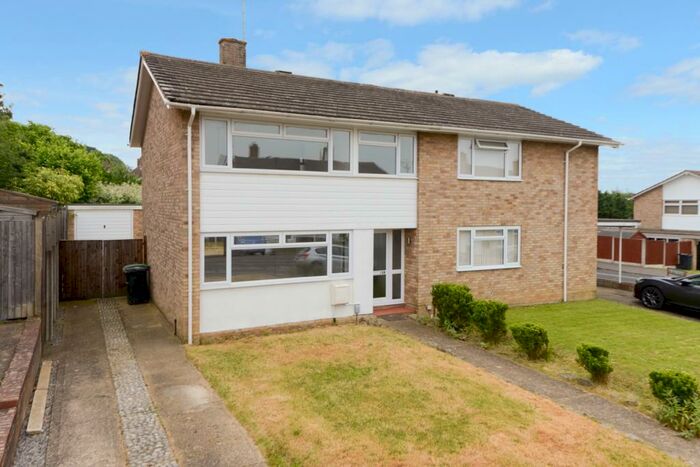 3 Bedroom Semi-Detached House To Rent In Abingdon Road, Maidstone, Kent, ME16