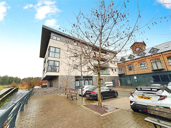 2 Bedroom Flat For Sale In Crabble Hill, Dover, Kent, CT17