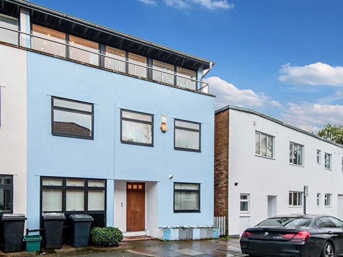 5 Bedroom Town House To Rent In Belsize Lane, Belsize Park, NW3