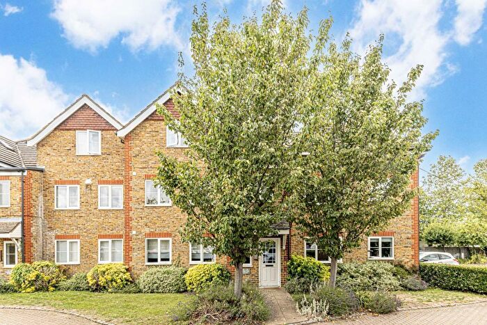 2 Bedroom Flat To Rent In Kempton Court, Kempton Avenue, TW16