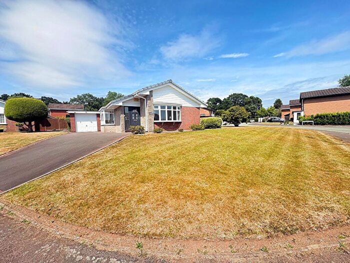 3 Bedroom Bungalow For Sale In Coniston Drive, Holmes Chapel, CW4