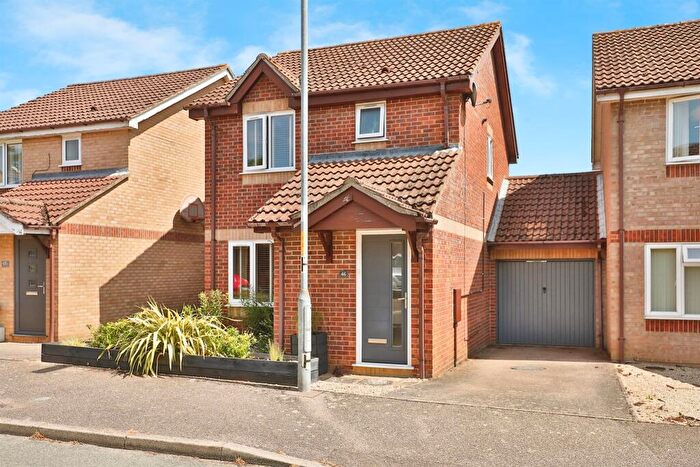 3 Bedroom Link Detached House For Sale In Heathlands, Swaffham, PE37