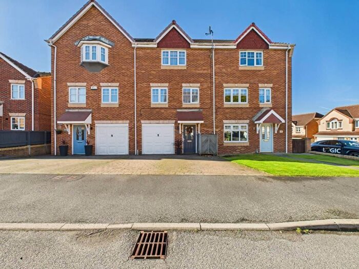 4 Bedroom Town House For Sale In Keswick View, Ackworth, Pontefract, WF7