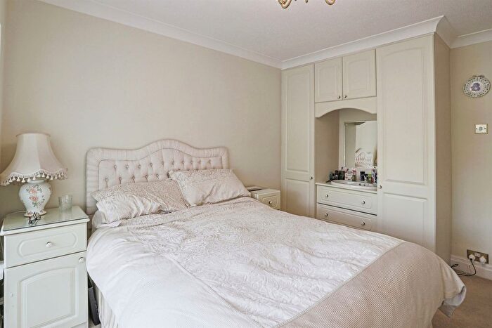 2 Bedroom Detached Bungalow For Sale In Rockingham Close, Leeds, LS15