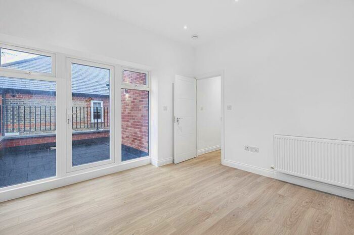 3 Bedroom Apartment To Rent In Nelrose House Church Street, Enfield, EN2