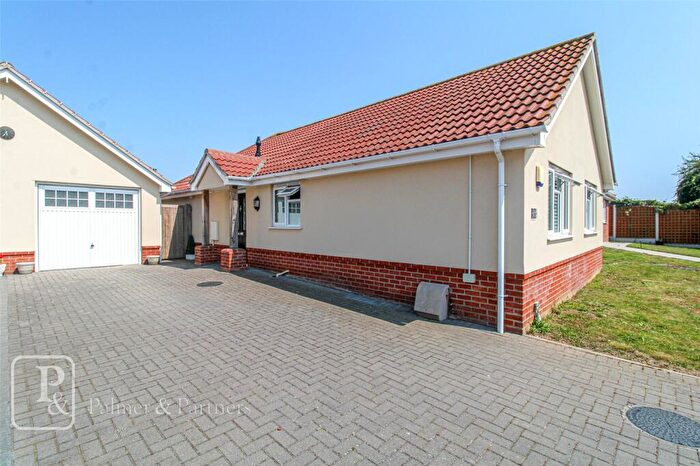 3 Bedroom Bungalow For Sale In London Road, Clacton-on-Sea, Essex, CO16