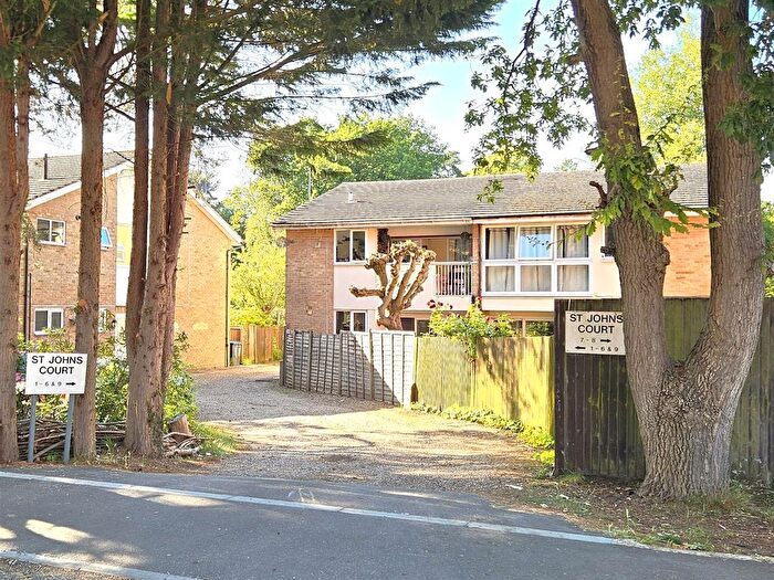 2 Bedroom Maisonette For Sale In St Johns Court, Brookwood, GU24
