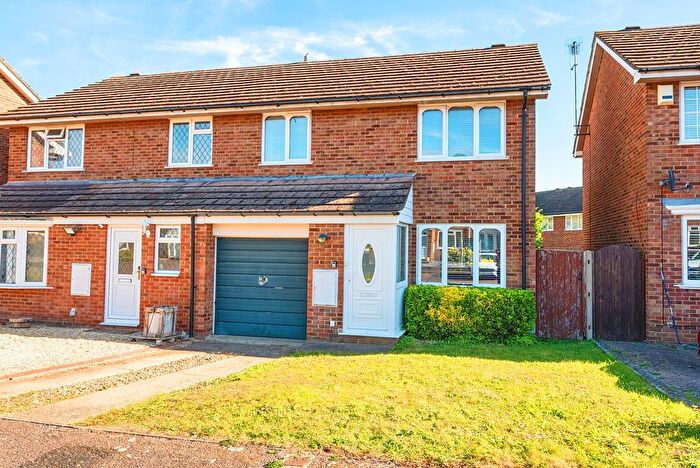 3 Bedroom Semi Detached House For Sale In Windermere Close, Flitwick, MK45