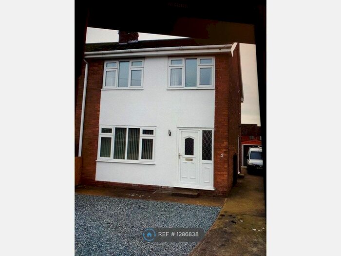 3 Bedroom Semi-Detached House To Rent In Valway, Hook . Goole DN14
