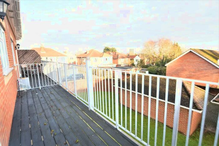 1 Bedroom Apartment To Rent In Harrison Road, Swaythling, SO17