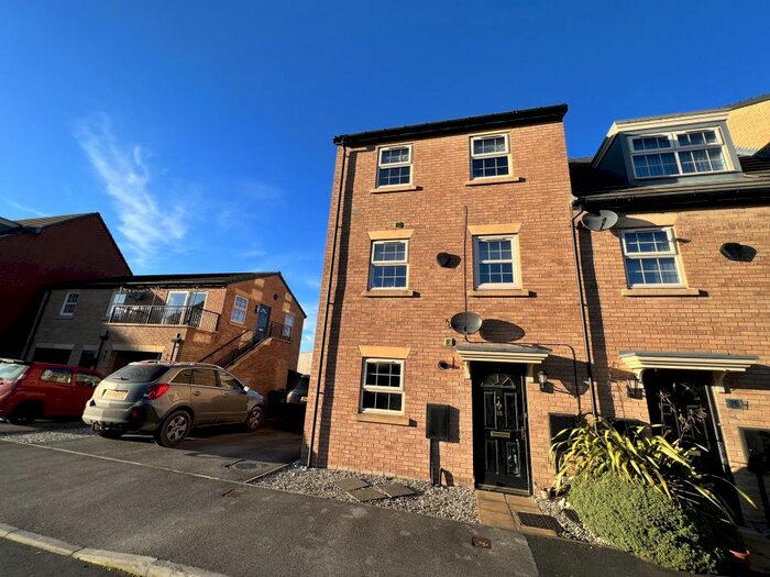 2 Bedroom Terraced House To Rent In Fallbrook Road, Castleford, WF10